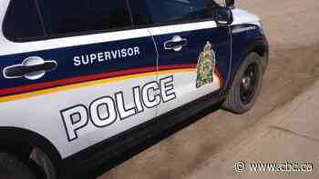 1 dead, 3 critically injured in 2-vehicle crash in Saskatoon