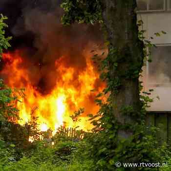 112 nieuws: Woningbrand in Enschede, twee gewonden naar het ziekenhuis