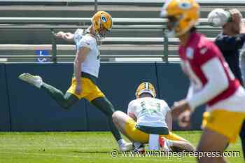 Packers’ Anders Carlson follows brother’s advice as he tries to bounce back from tough rookie season