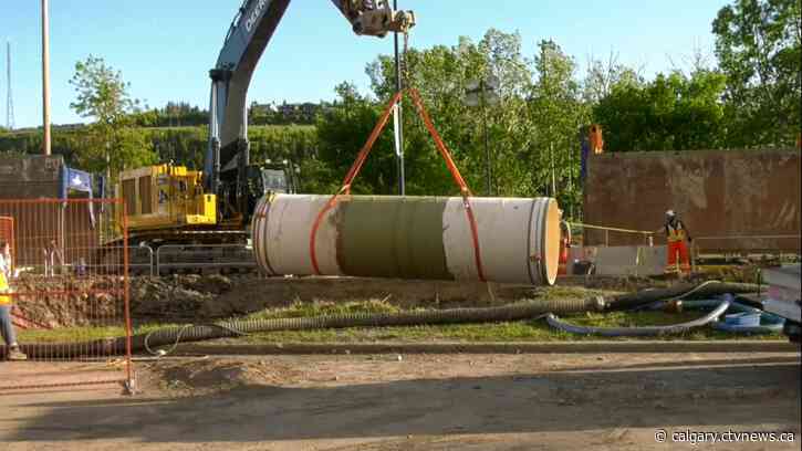 Calgary's water woes due to feeder main rupture highlight national issue, experts say