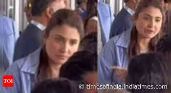 Fans react to Anushka's viral video during India Vs Pak