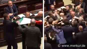 „Zerfall Italiens“ durch Meloni-Gesetz? Tumult im Parlament eskaliert – Politiker verlässt Saal im Rollstuhl