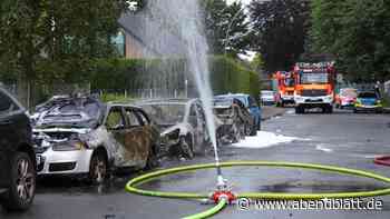 Drei Pkw in Elmshorn in Flammen – darunter ein Elektroauto