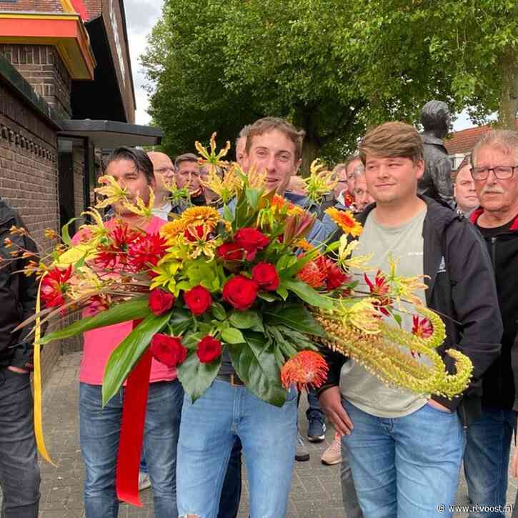 Fans Go Ahead Eagles in lange rijen voor Home of Football voor afscheid van hun 'Keessie'