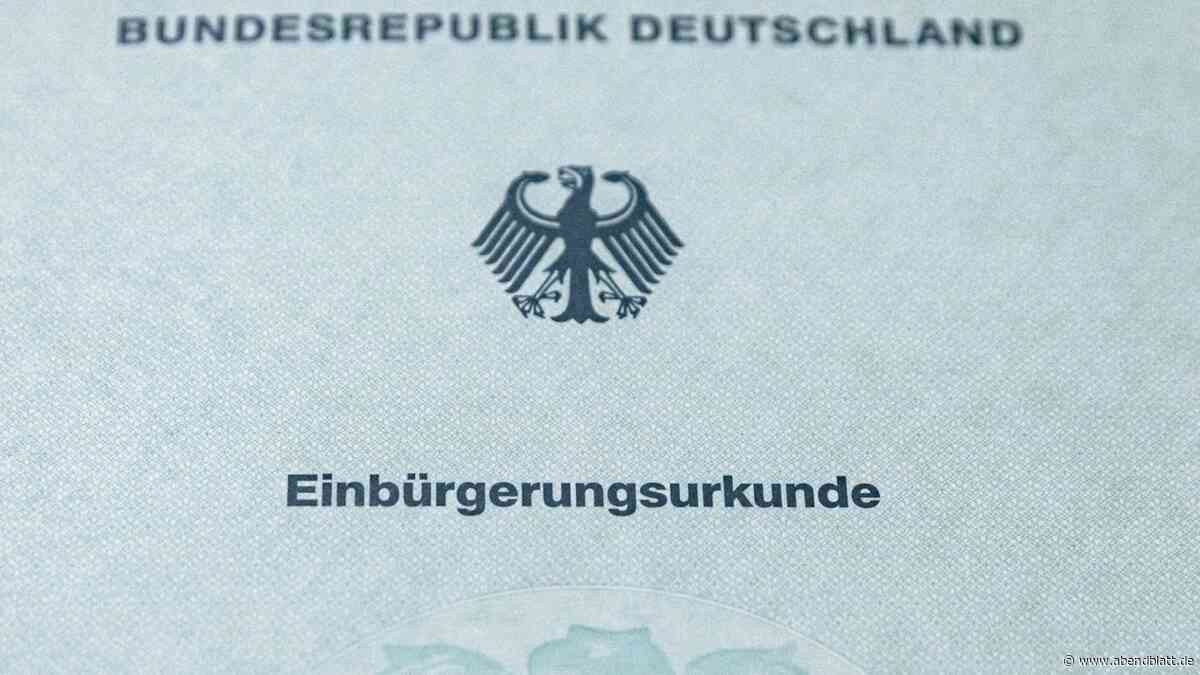 In Hamburg sind 2023 mehr Menschen eingebürgert worden