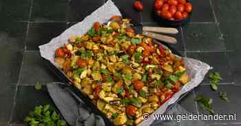 Wat Eten We Vandaag: Ratatouille traybake met aardappelen en vega kip