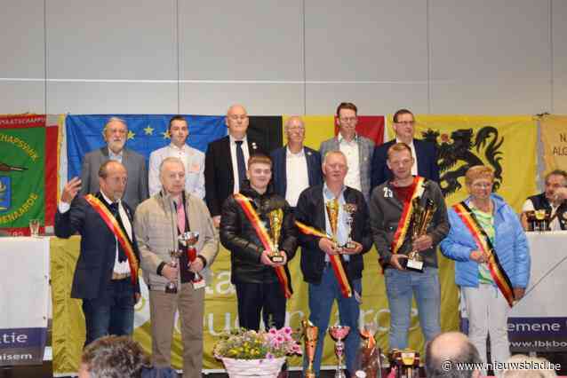 Oudenaarde huldigt laureaten Belgisch Kampioenschap Vinkenzang