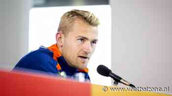 Het Nederlands elftal ontving woensdag een bijzondere gast in het spelershotel; Matthijs De Ligt geeft uitleg