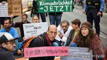 Vorwurf auch an Medien: Klimaaktivisten beenden Hungerstreik in Berlin