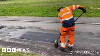 Labour pledges to fix a million potholes a year in England