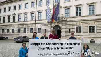 Gegen Gas-Bohrung in Reichling: Bürgerinitiative protestiert mit Greenpeace in München