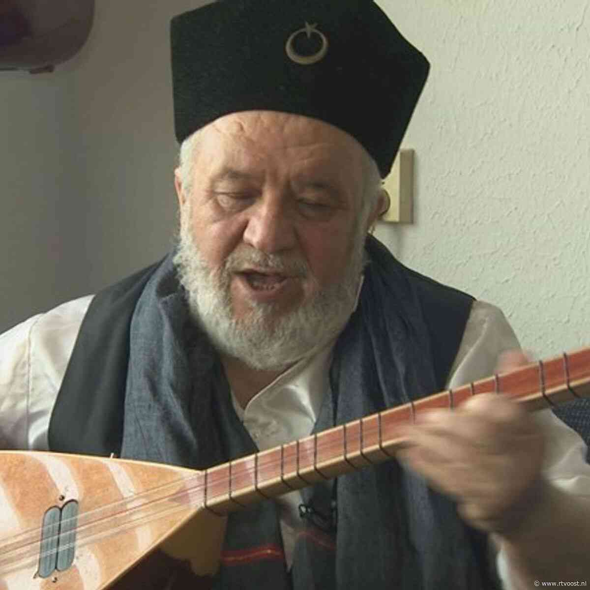Blinde troubadour krijgt plekje op de Almelose Wall of Fame: "Het was een mooie man"
