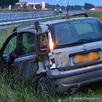 112 Nieuws: Automobilist slaat over de kop op A32 bij Steenwijk