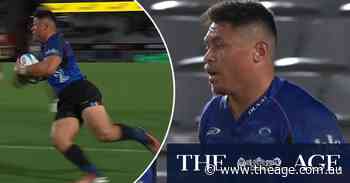 Blues bolter Clarke claims clumsy try