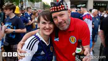 Watch: Bagpipes and beers as Scots take over Munich
