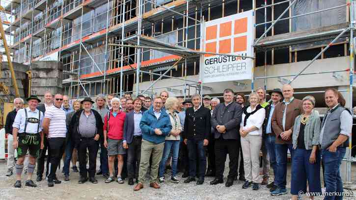 Murnau: Richtfest für kommunalen Wohnungsbau am Bahnhofplatz