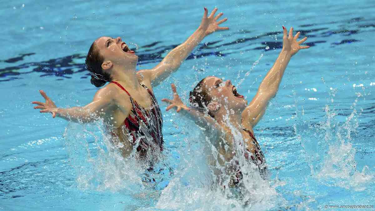 Synchroonzwemzussen Noortje en Bregje de Brouwer pakken weer goud op de EK