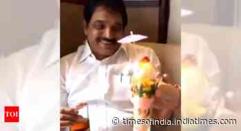 'Tea, not alcohol': Congress clarifies viral photo of KC Venugopal