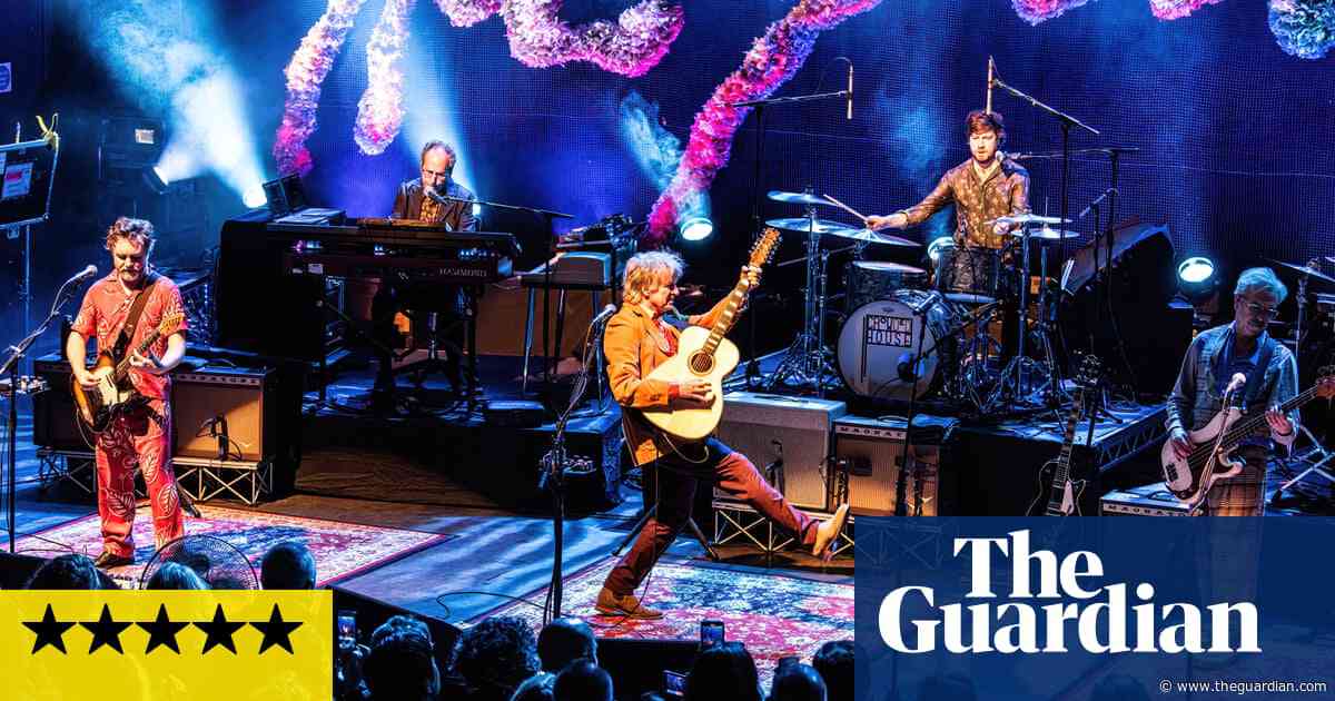 Crowded House review – raucous spun-sugar pop perfection