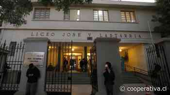 Liceo Lastarria con incidentes desde mayo: Rociaron con bencina al director