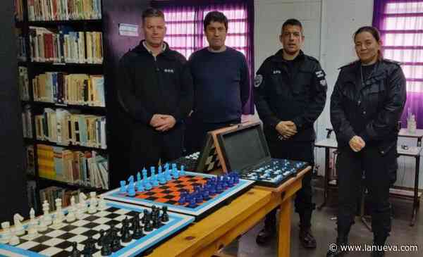 En la cárcel bonaerense de Saavedra fabrican juegos de ajedrez para instituciones educativas
