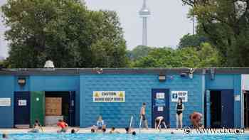These 20 Toronto city pools are opening early this weekend