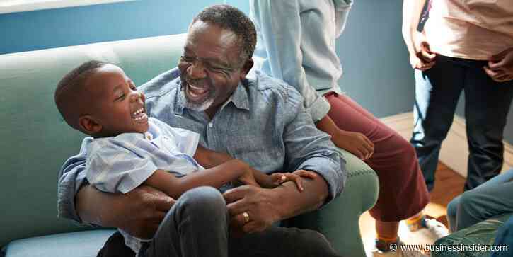 8 ways to give your grandkids money without sacrificing your retirement savings