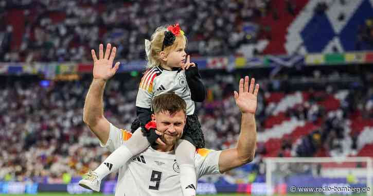 Füllkrug feiert Deutschland-Sieg mit kleiner Tochter