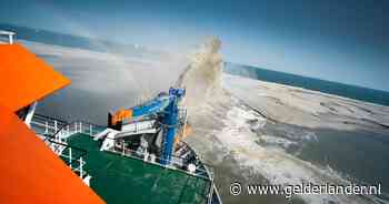 Stranden op Singapore dicht na ongeluk met Nederlands schip Vox Maxima, olie gelekt