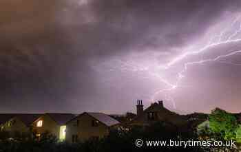 Met Office issues yellow weather warning for thunderstorms in Bury