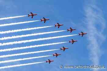 Red Arrows to fly over Oxfordshire and Wiltshire for King