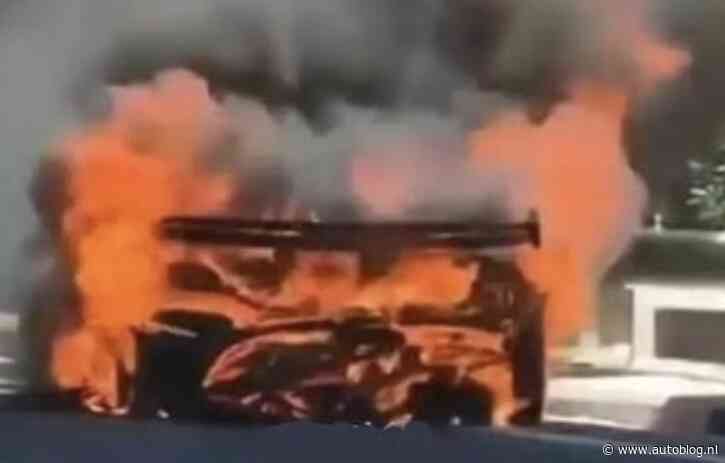 Koenigsegg Jesko in vuur en vlam tijdens toerrit