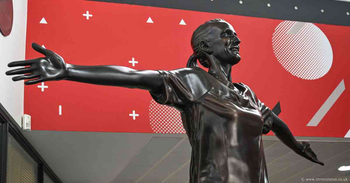 Gateshead College unveils bronze statue of former lioness Jill Scott