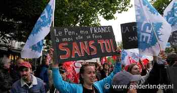 Tienduizenden Fransen demonstreren tegen radicaal-rechtse partij Le Pen