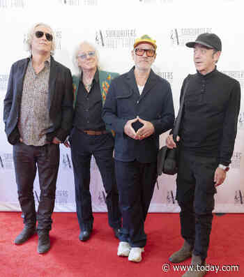 R.E.M. performs publicly for first time in years at Songwriters Hall of Fame ceremony