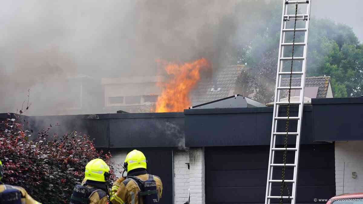 Twee huizen onbewoonbaar na flinke brand in garage