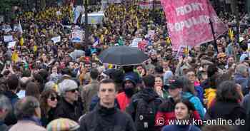 Vor Parlamentswahlen in Frankreich: Zehntausende demonstrieren gegen die extreme Rechte