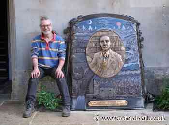 JRR Tolkien memorial unveiled in Oxford by Neil Gaiman