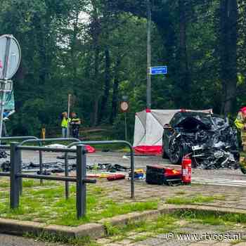 Ernstige aanrijding met bus in Hengelo, meerdere gewonden