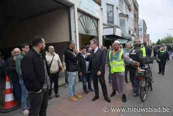 LIVE. Herdenking voor slachtoffers Hoboken in moskee, ook Bart De Wever is aanwezig: “Alle Antwerpenaren zijn getroffen”