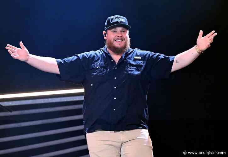 Country star Luke Combs puts on an inspired show for first of two SoFi Stadium concerts