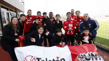 La Roja recibió la visita de niños de la Teletón en el Complejo "Juan Pinto Durán"