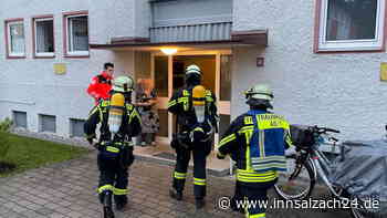 Rauchentwicklung in Wohnblock: Feuerwehreinsatz in Traunreut