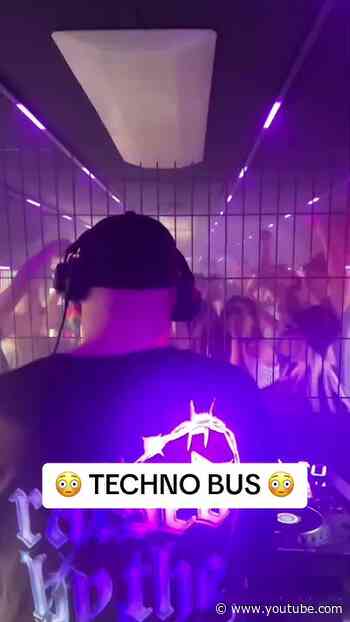 All aboard the #techno bus! 🚌