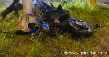 Scooterrijder raakt gewond na botsing met auto in Ede: slachtoffer naar ziekenhuis