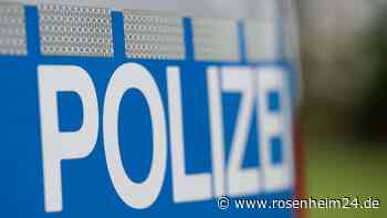 Betrunkener Fußball-Fan (34) beschmiert Hauswand in Mühldorf mit seinen Exkrementen