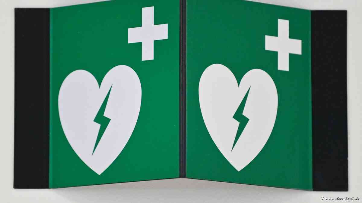 1300 Defibrillatoren in Hamburg für Notfall frei zugänglich