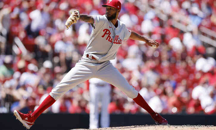 Phillies blow 4-run lead in sloppy loss to Red Sox
