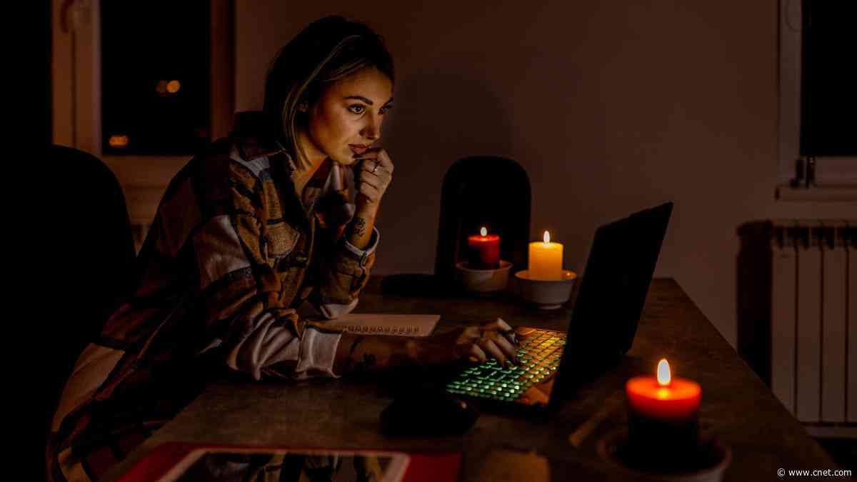 Simple Ways to Keep Your Internet On During Power Outages     - CNET