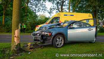 112-nieuws: bestuurder gewond na botsing tegen boom • schuurtje in brand